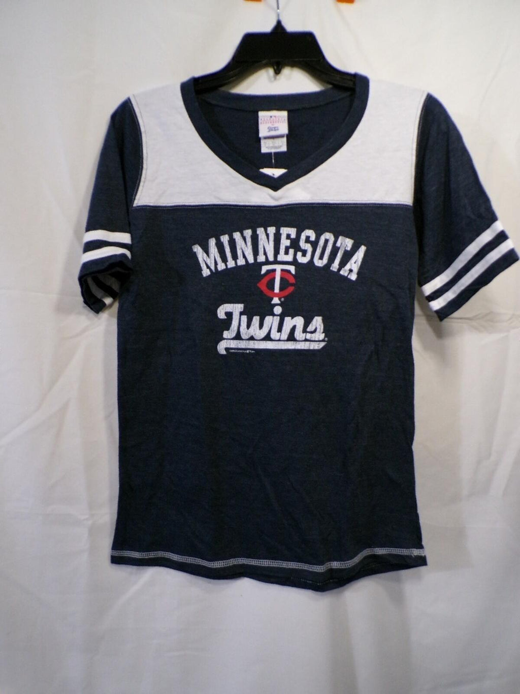Campus Lifestyle Womens Minnesota Twins V-Neck Colorblock T-Shirt M