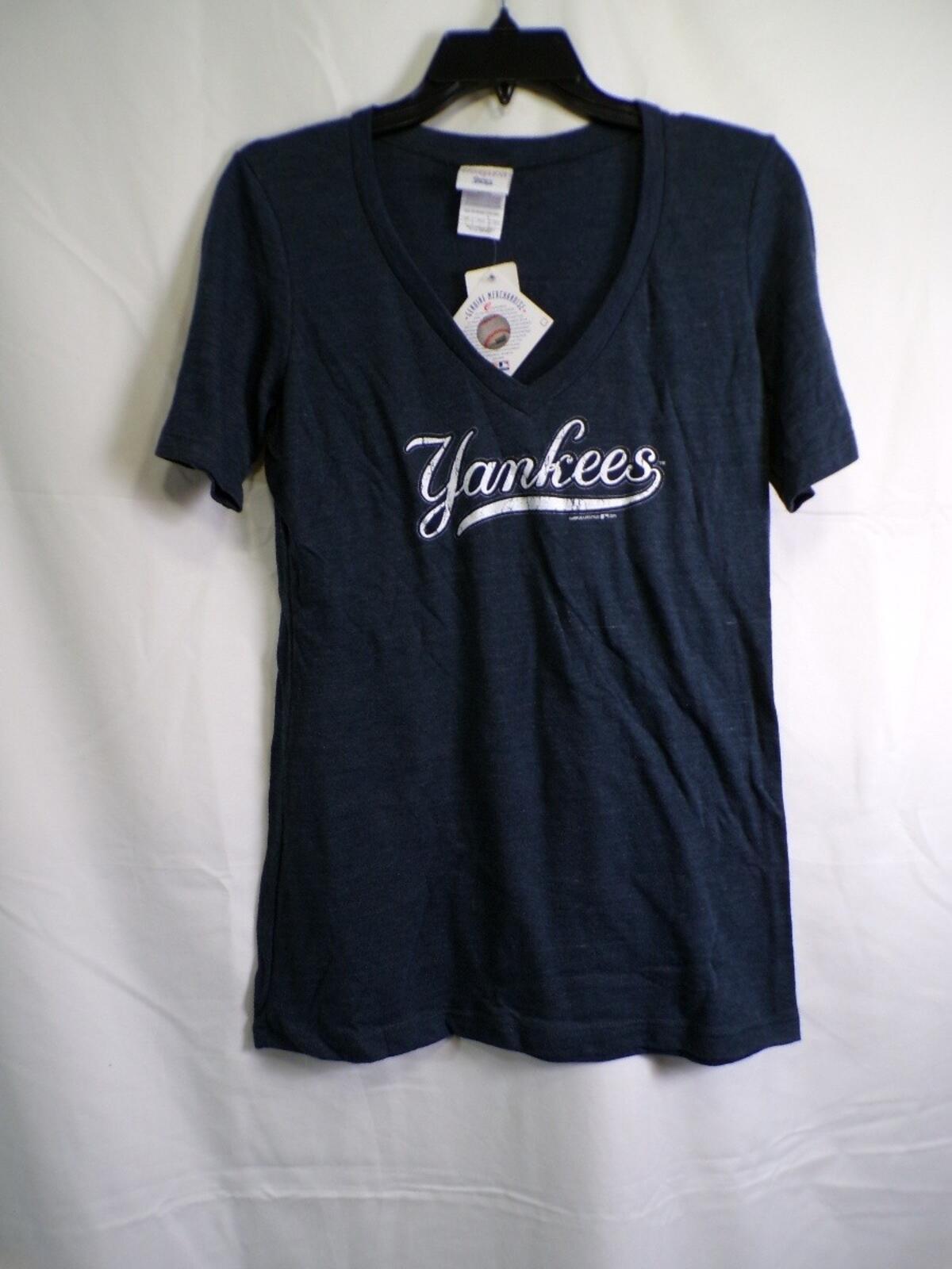 Genuine Merchandise Yankees Women's Navy V-Neck T-Shirt L