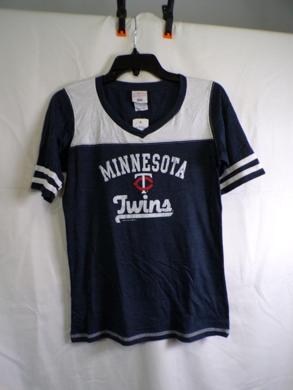 Campus Lifestyle Minnesota Twins Women's V-Neck T-Shirt M Navy Style 7276L