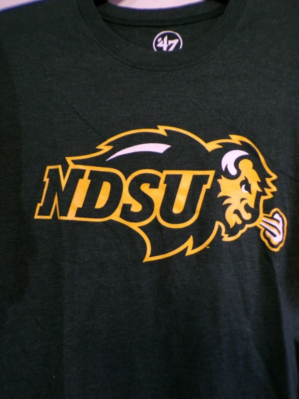 47 Brand NDSU Bison Men's Large Green Short Sleeve T-Shirt