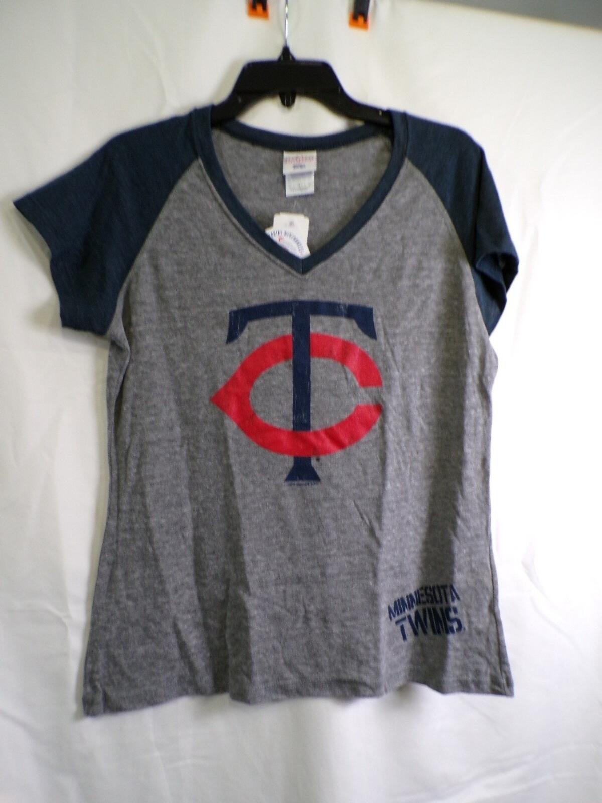 Minnesota Twins Women's V-Neck T-Shirt XL Canvas Lifestyle Gray TC Logo