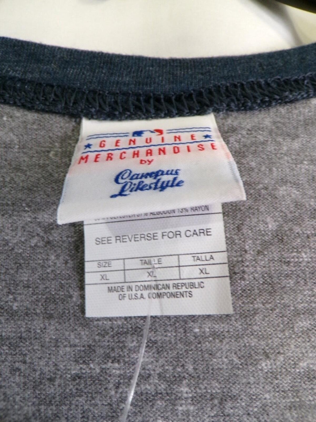 Minnesota Twins Women's V-Neck T-Shirt M Canvas Lifestyle Gray TC Logo